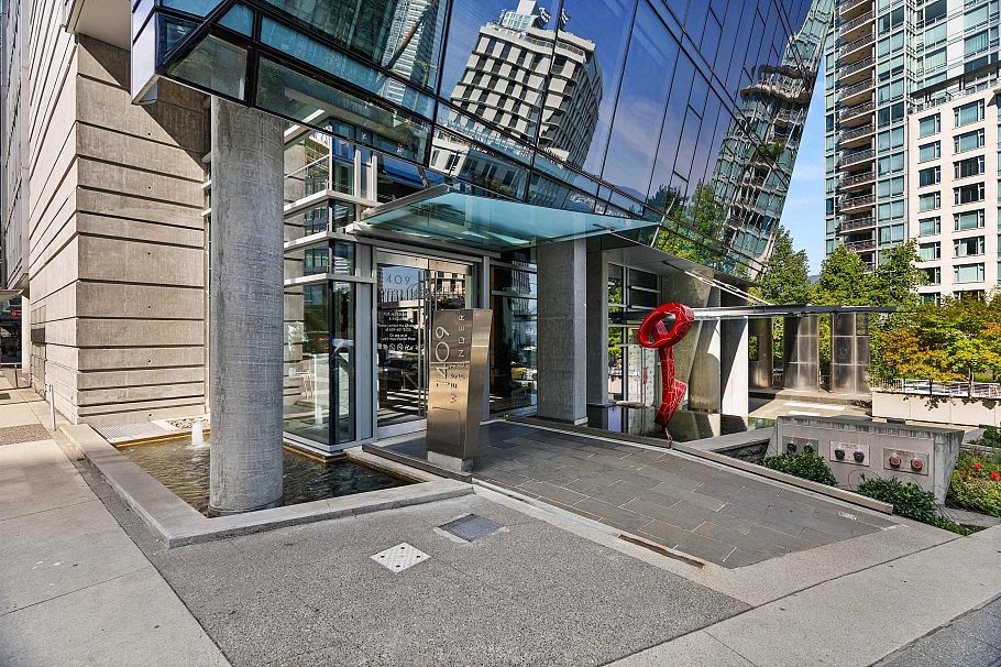 901 1409 W Pender Street Vancouver, BC - 3