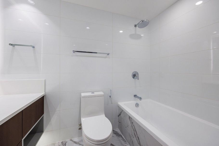 1632 Lions Gate Lane North Vancouver, BC - 8