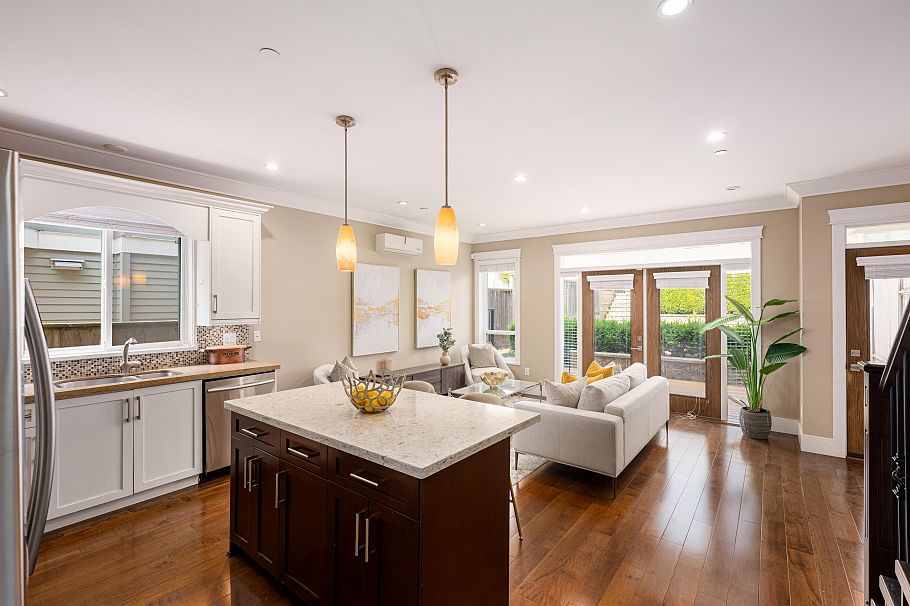 320 E Keith Road North Vancouver, BC - 9