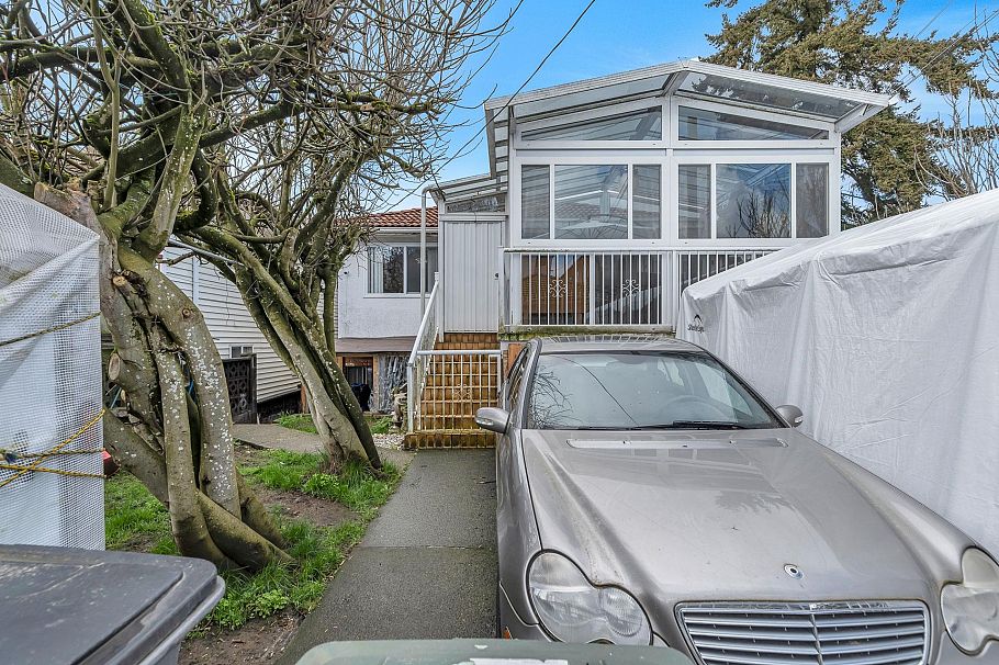 5064 Main Street Vancouver, BC - 4