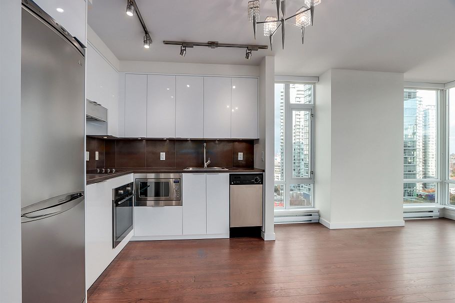 1115 161 W Georgia Street Vancouver, BC - 8