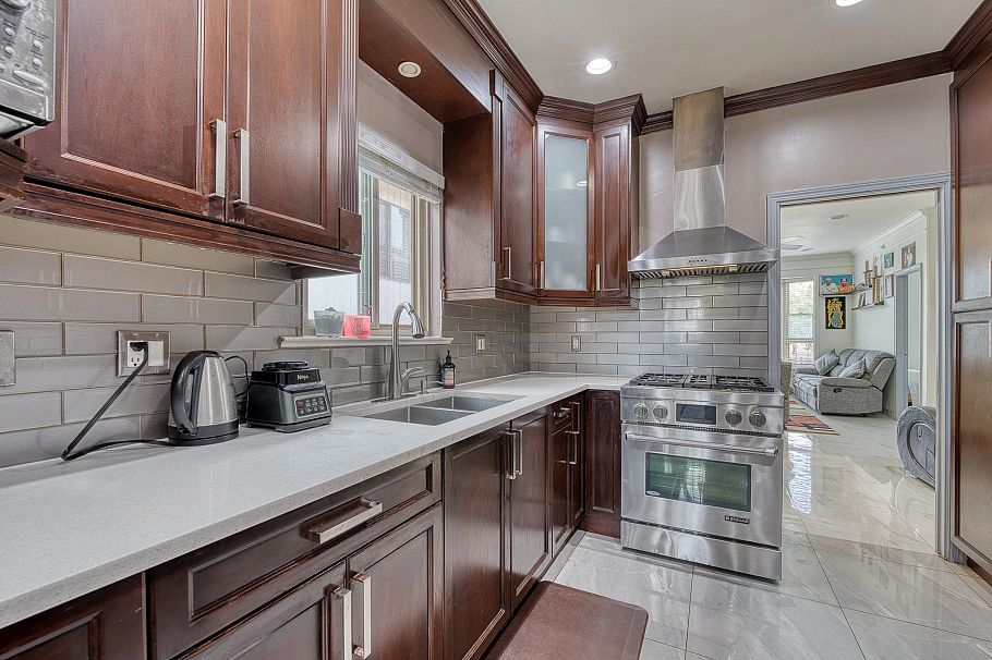 426 E 18th Avenue Vancouver, BC - 12