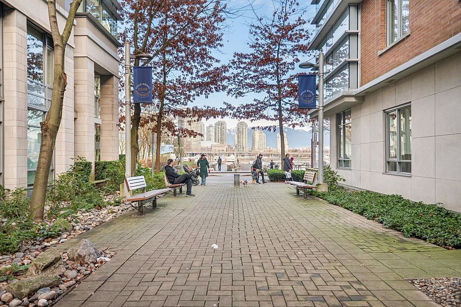 1618 Columbia Street Vancouver, BC - 30