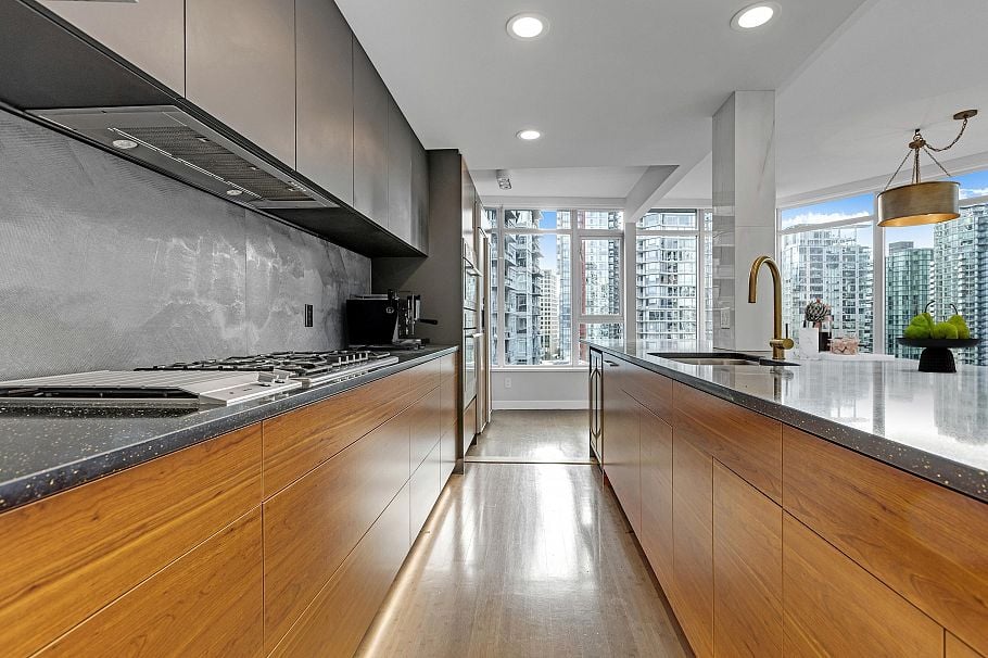 1804 1233 W Cordova Street Vancouver, BC - 2