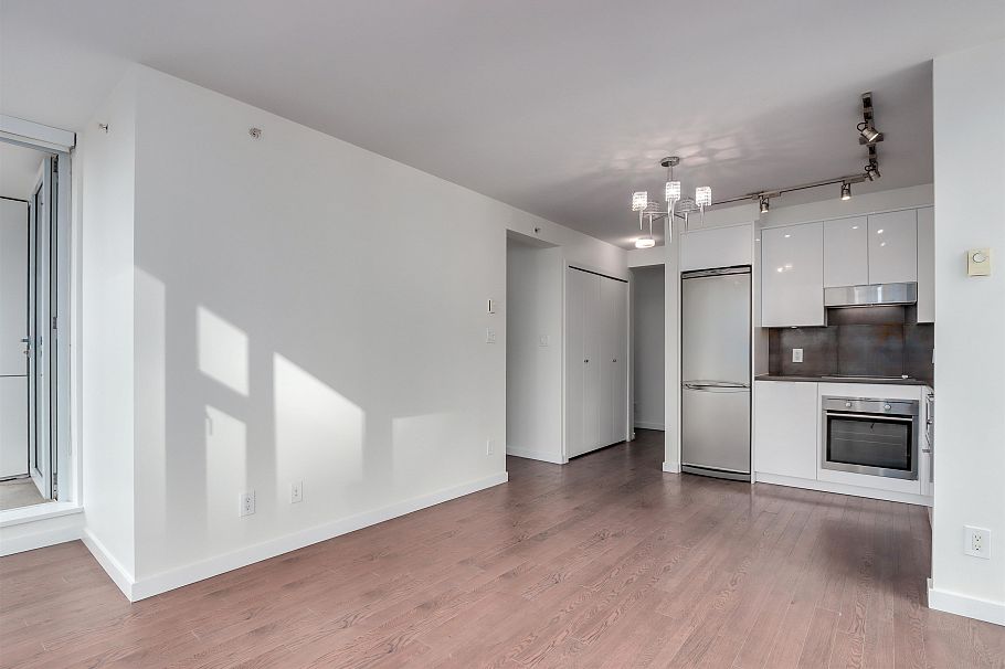 1115 161 W Georgia Street Vancouver, BC - 6