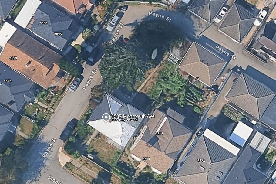 3507 Monmouth Avenue Vancouver, BC - 3