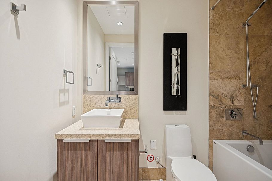 1618 Columbia Street Vancouver, BC - 18