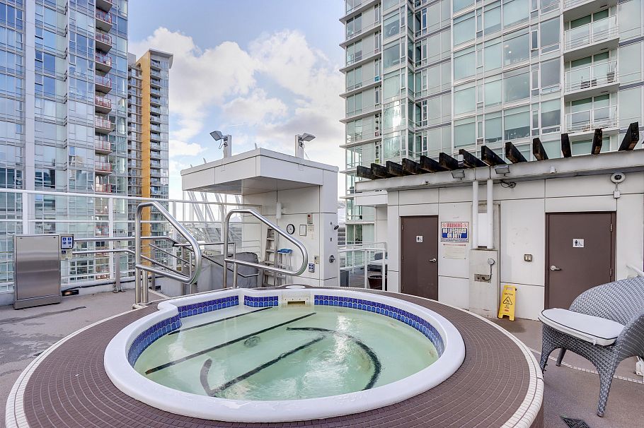 1115 161 W Georgia Street Vancouver, BC - 23