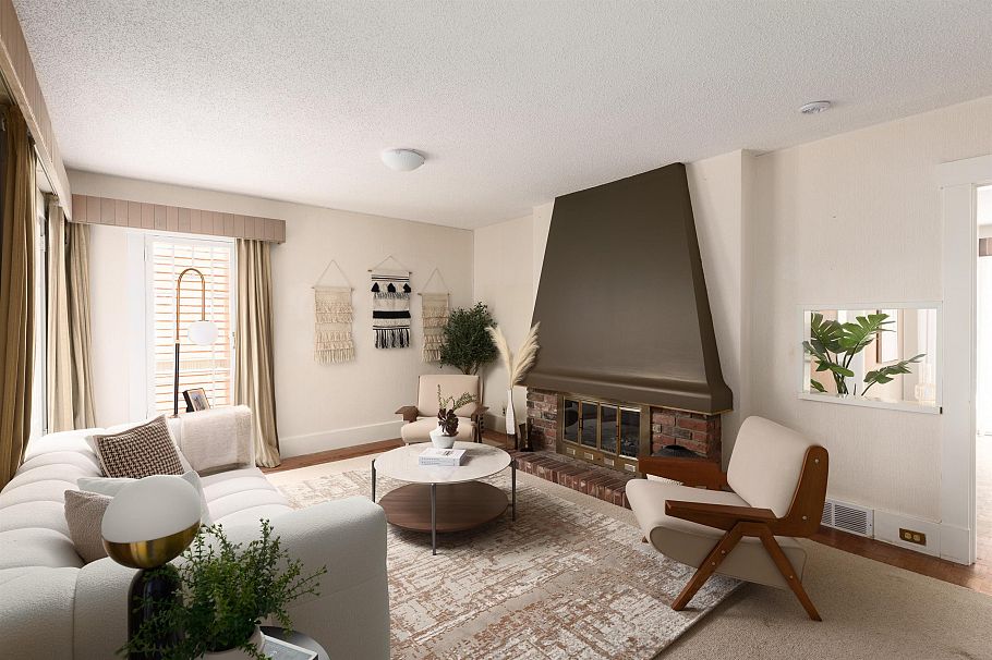 4138 W 13th Avenue Vancouver, BC - 1