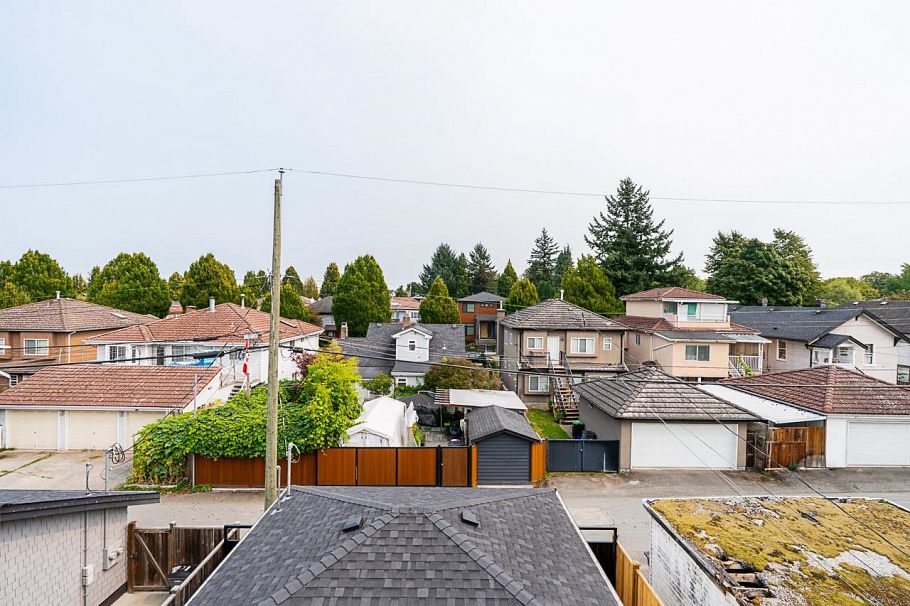 2 5304 Elgin Street Vancouver, BC - 24