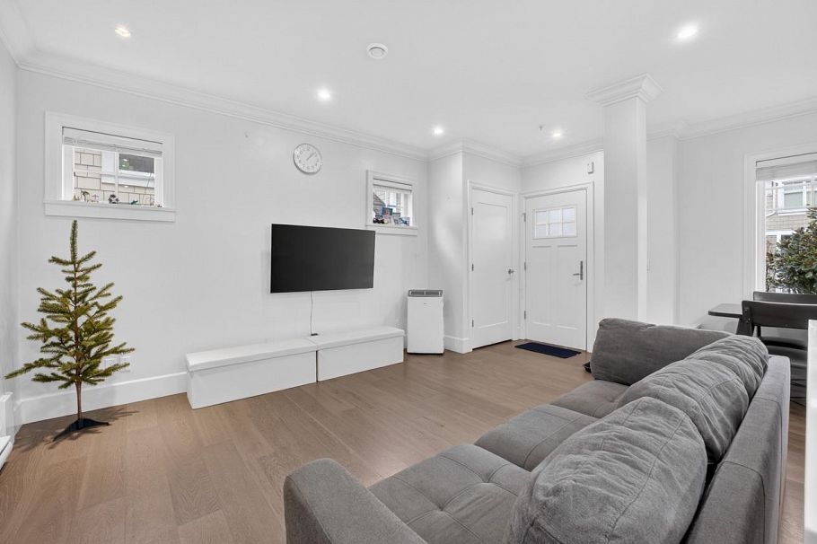 5685 Killarney Street Vancouver, BC - 7