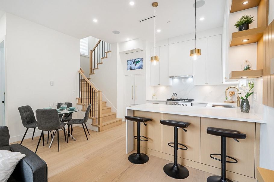 1 5304 Elgin Street Vancouver, BC - 9