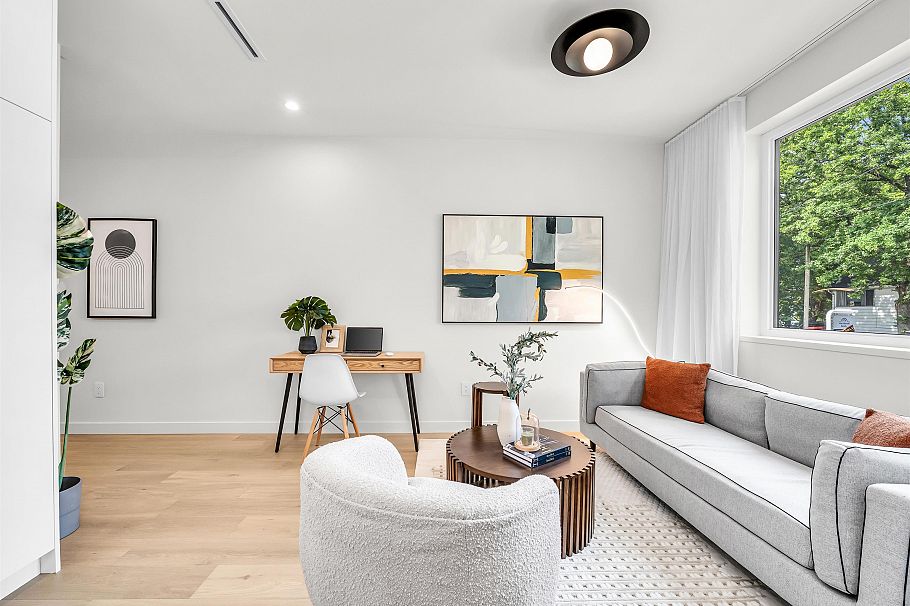 1 1120 E 23rd Avenue Vancouver, BC - 5