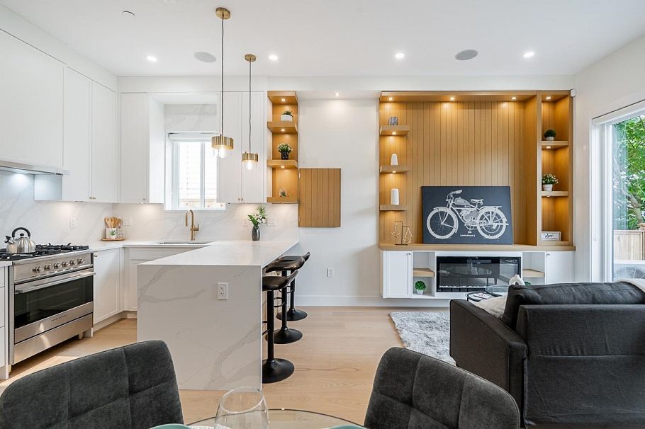 1 5304 Elgin Street Vancouver, BC - 4