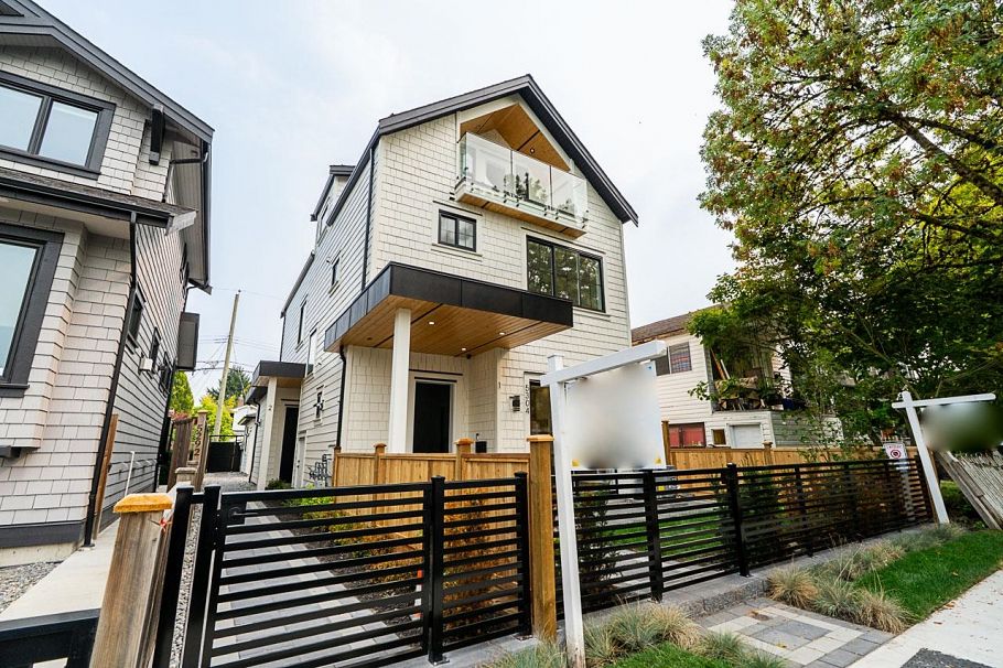 2 5304 Elgin Street Vancouver, BC - 1