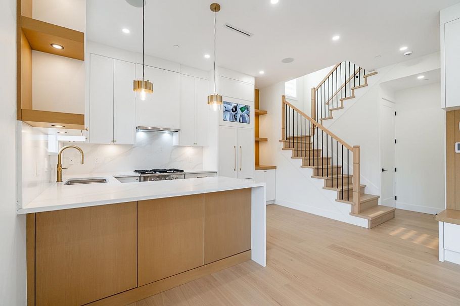 2 5304 Elgin Street Vancouver, BC - 7