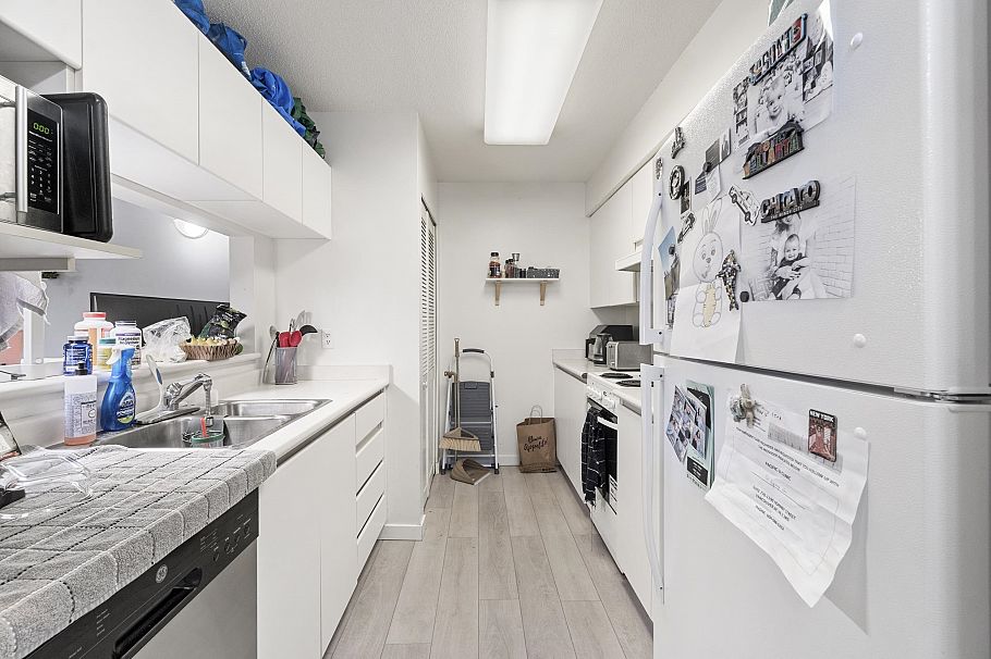 301 4990 Mcgeer Street Vancouver, BC - 11