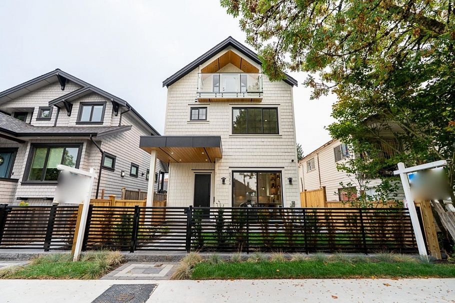 1 5304 Elgin Street Vancouver, BC - 1