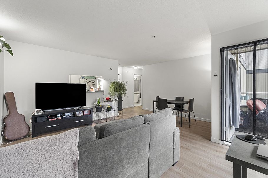 301 4990 Mcgeer Street Vancouver, BC - 8