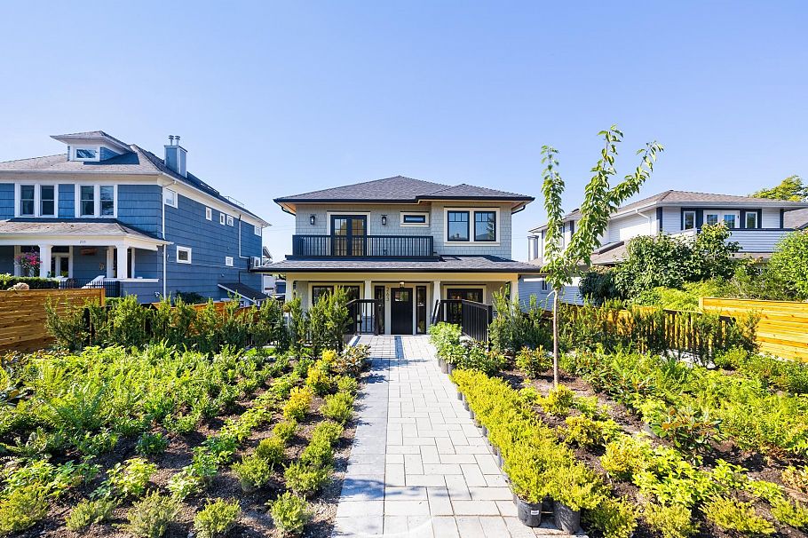 263 W 6th Street North Vancouver, BC - 17