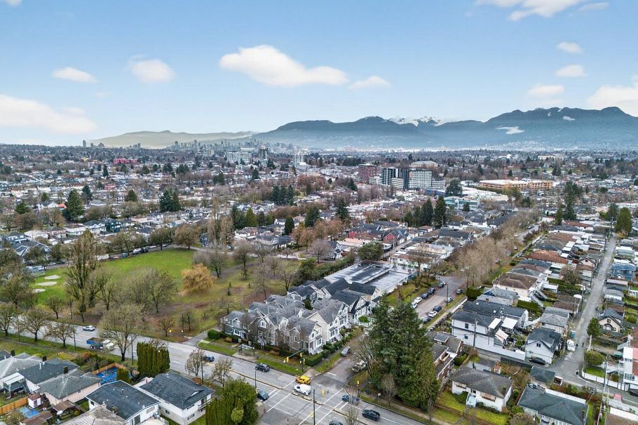 5685 Killarney Street Vancouver, BC - 30