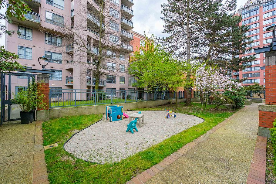 2202 289 Drake Street Vancouver, BC - 32