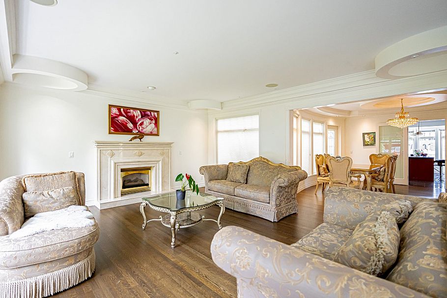 6879 Arbutus Street Vancouver, BC - 2