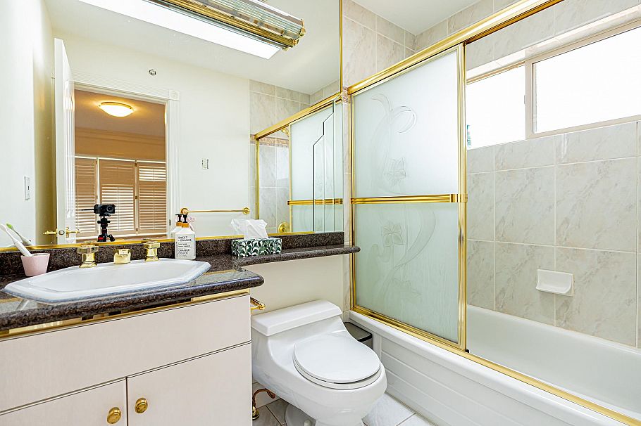 6879 Arbutus Street Vancouver, BC - 31