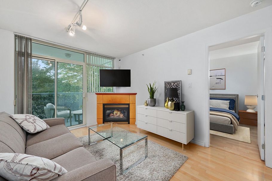 205 2733 Chandlery Place Vancouver, BC - 1