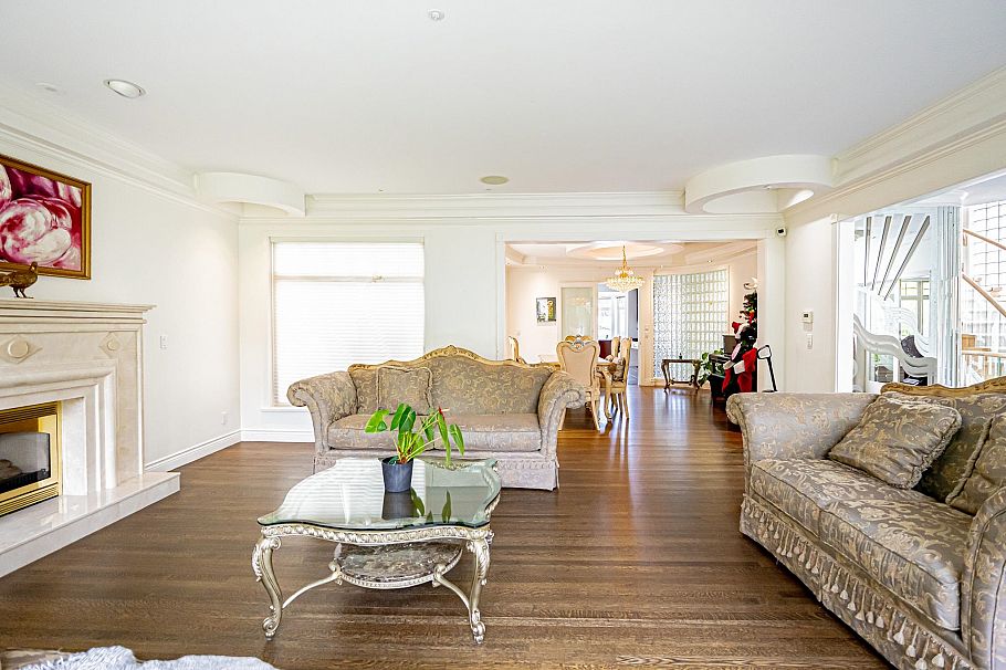 6879 Arbutus Street Vancouver, BC - 3