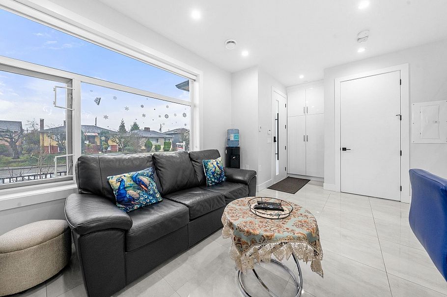 6751 Knight Street Vancouver, BC - 5