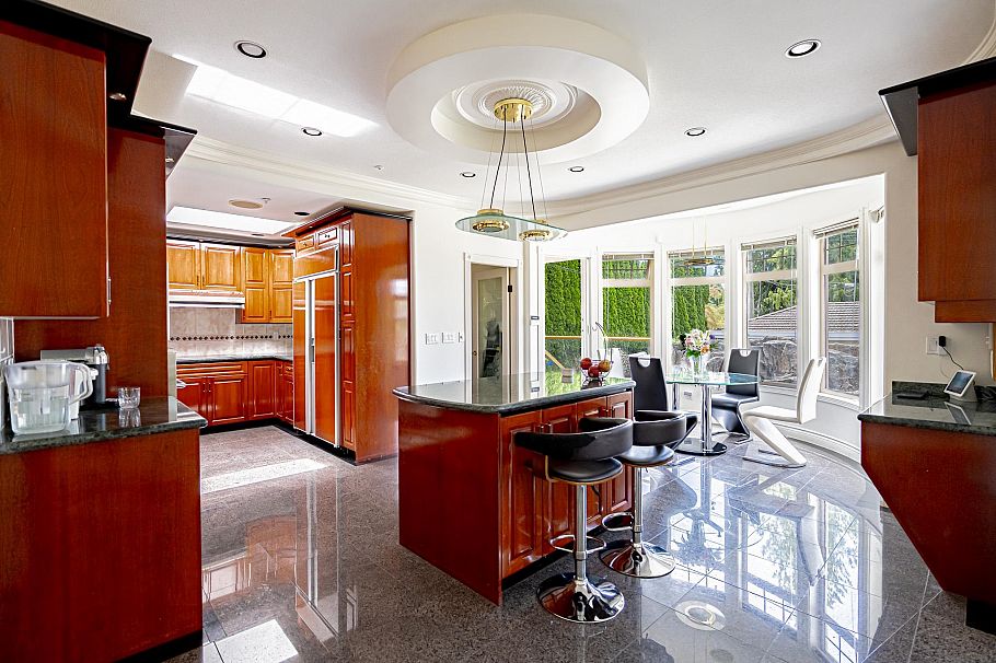 6879 Arbutus Street Vancouver, BC - 9