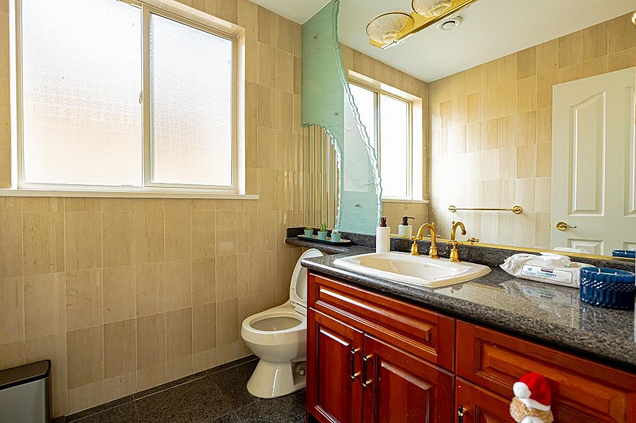 6879 Arbutus Street Vancouver, BC - 14