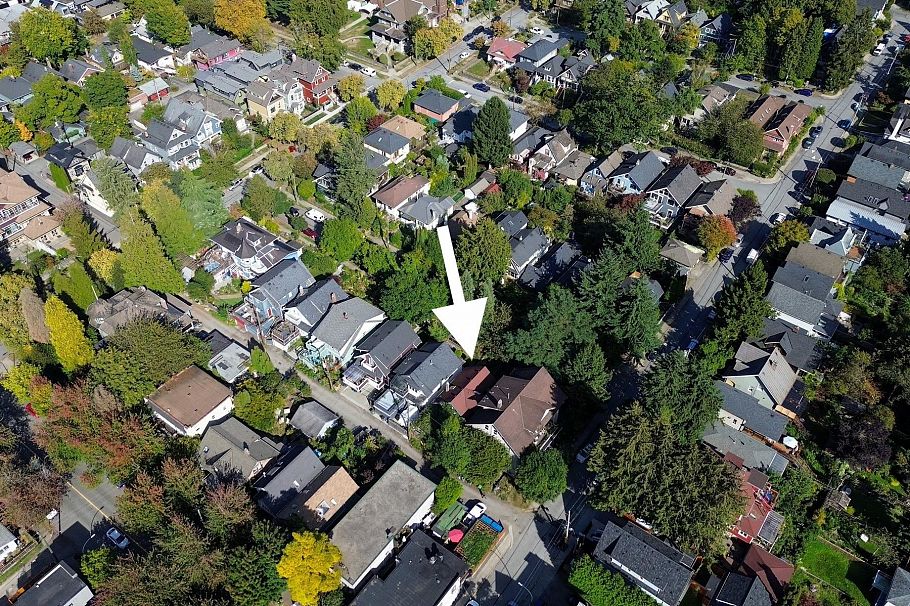 1149 Lily Street Vancouver, BC - 24