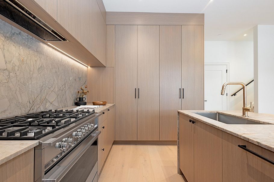 2380 E 5th Avenue Vancouver, BC - 6