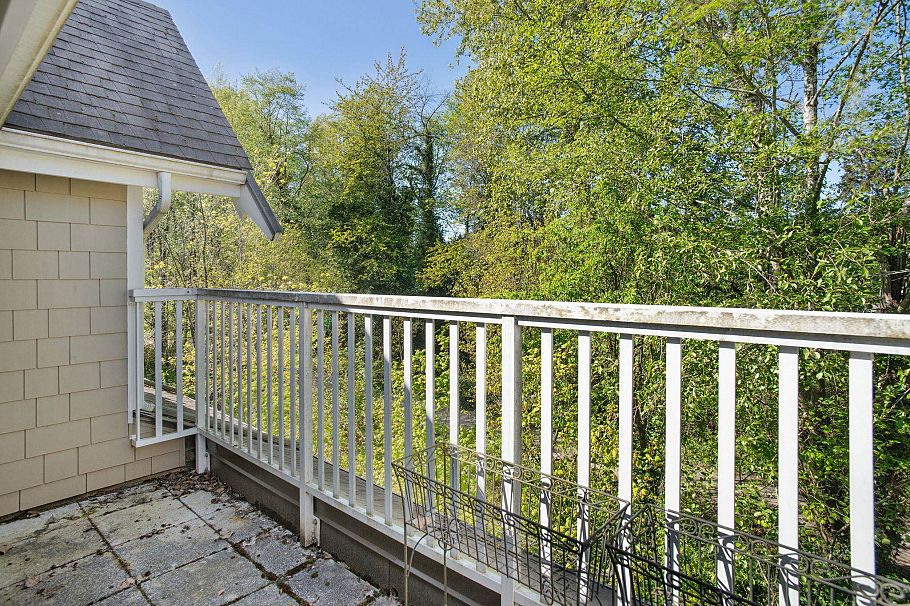 7411 Columbia Street Vancouver, BC - 27