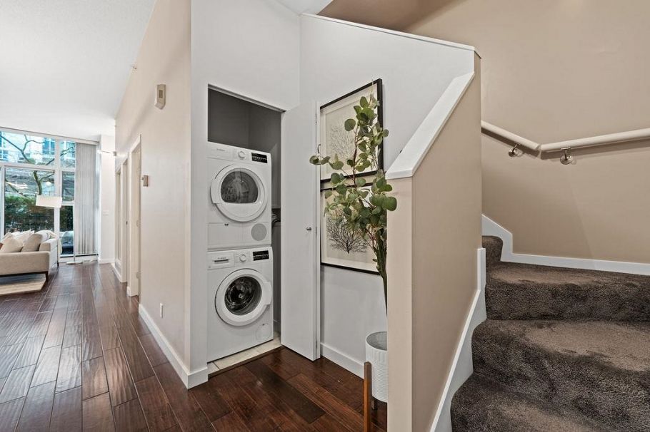 123 Aquarius Mews Vancouver, BC - 23