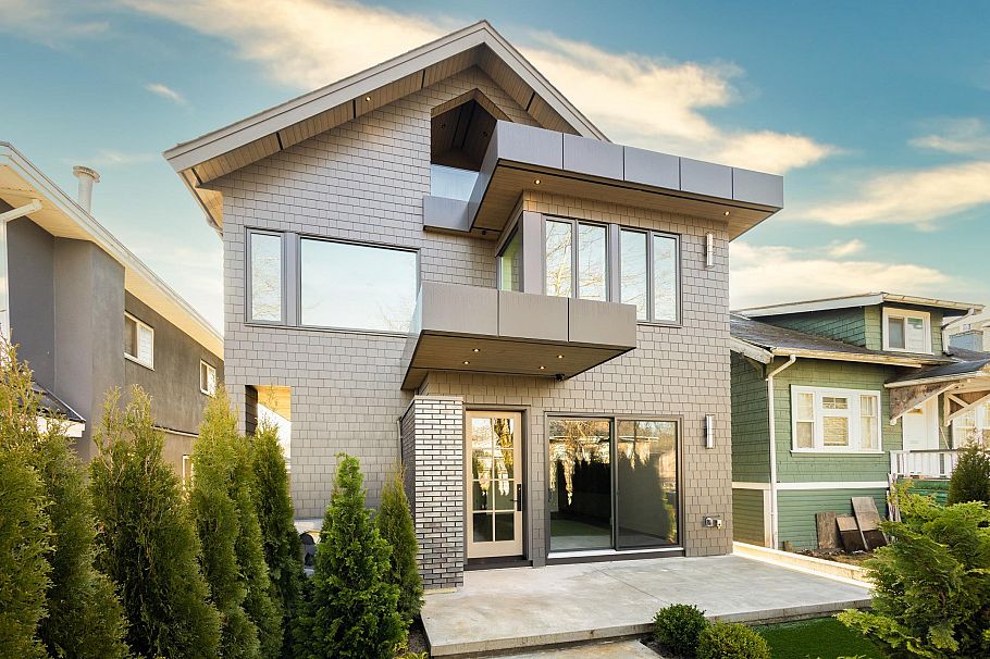 2380 E 5th Avenue Vancouver, BC - 2