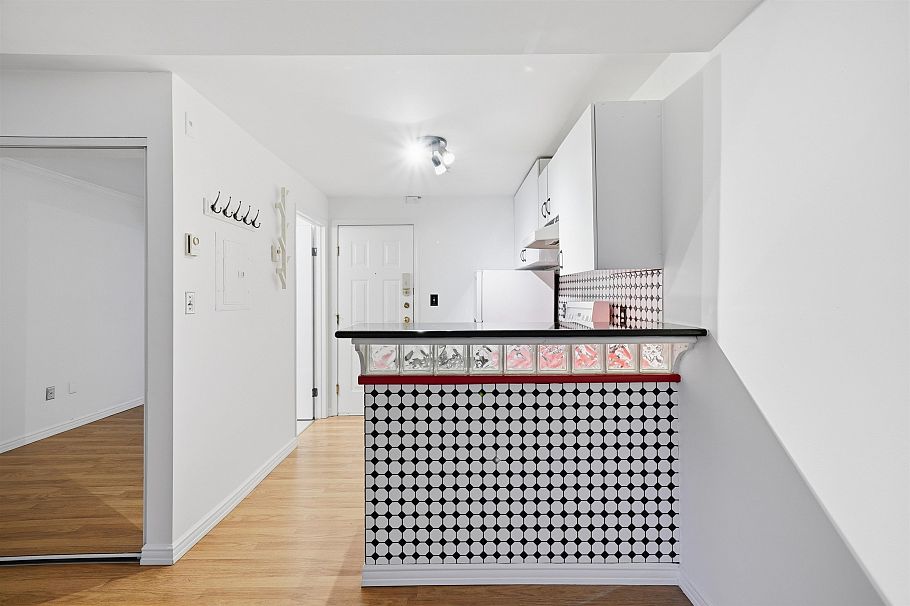 107 1940 Barclay Street Vancouver, BC - 11