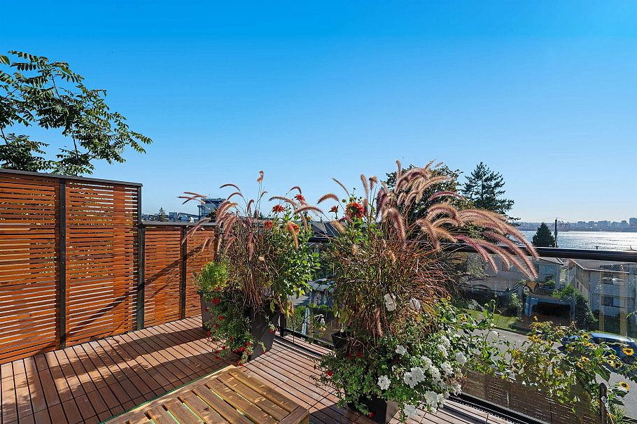 412 E 2nd Street North Vancouver, BC - 19