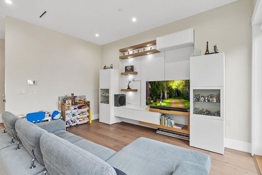 2699 E 7th Avenue Vancouver, BC - 22