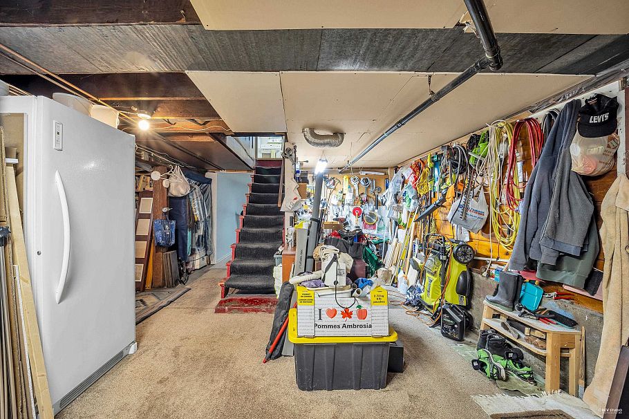 458 E 9th Street North Vancouver, BC - 20