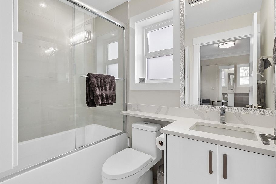 2699 E 7th Avenue Vancouver, BC - 16