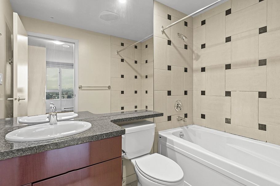 3805 1033 Marinaside Crescent Vancouver, BC - 18