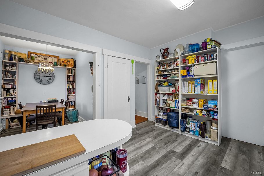 458 E 9th Street North Vancouver, BC - 8