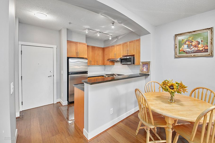 212 2250 Wesbrook Mall Vancouver, BC - 2