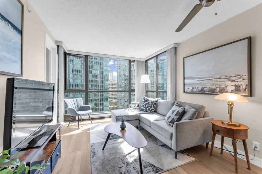 2011 1331 Alberni Street Vancouver, BC - 2