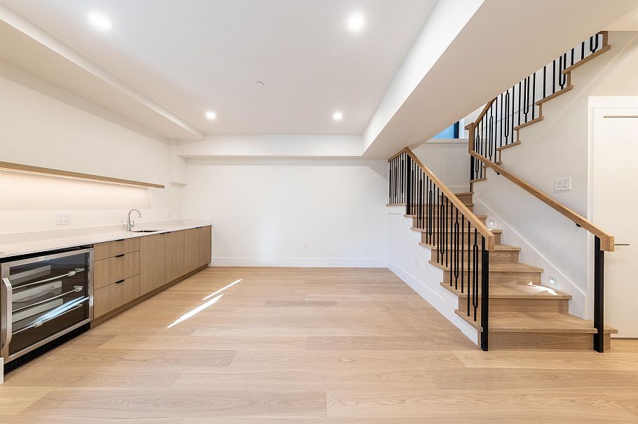 4039 W 11th Avenue Vancouver, BC - 25