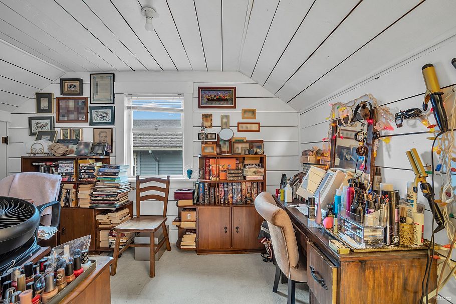 458 E 9th Street North Vancouver, BC - 13