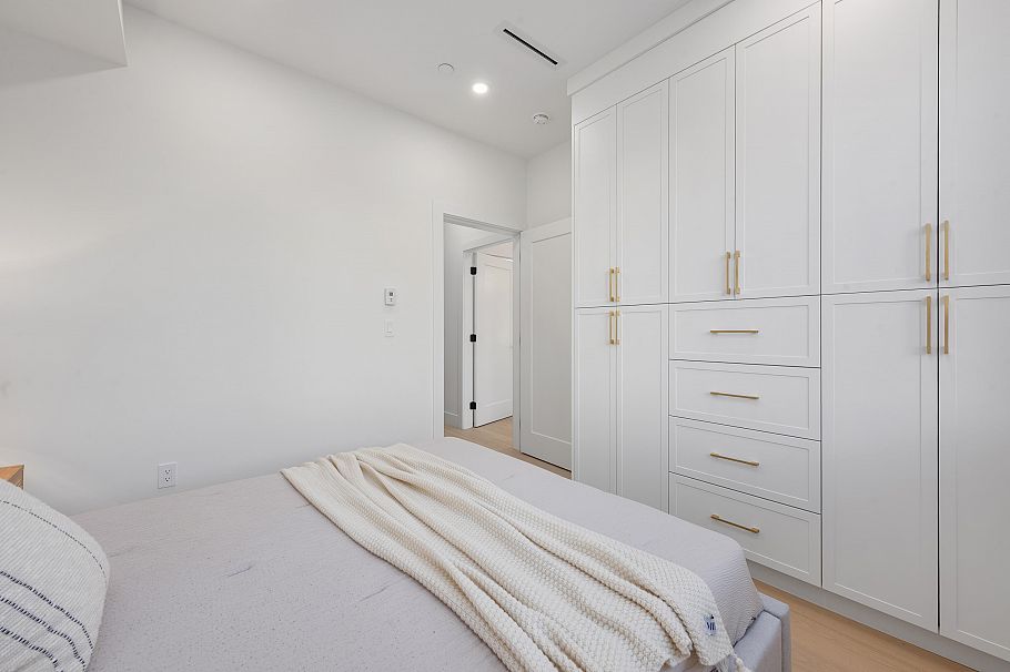 1 4855 Dumfries Street Vancouver, BC - 17